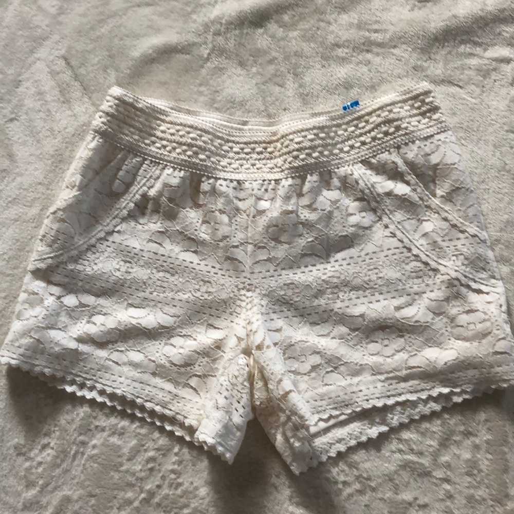 Ivory pull on shorts
